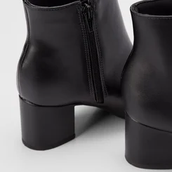 Ankle Boot Gabriela Salto Médio Bico Fino Preto
