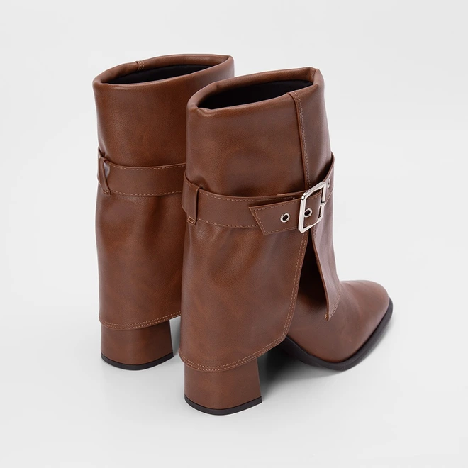 Ankle Boot Feminina Gabriela Salto Alto Capa & Fivela Caramelo