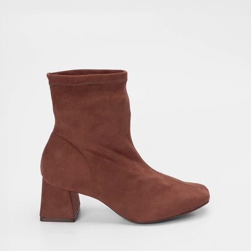 Ankle Boot Bebecê Salto Médio Camurça Marrom