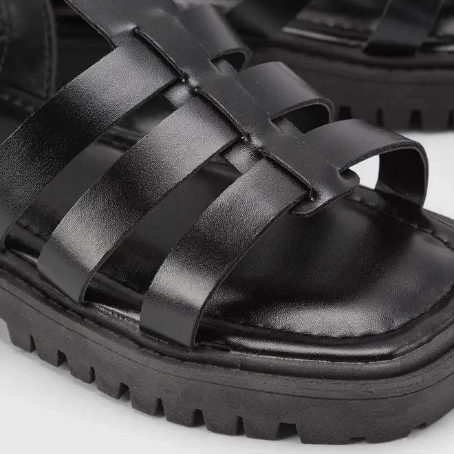 Sandália Penélope Flatform Três Tiras Preto