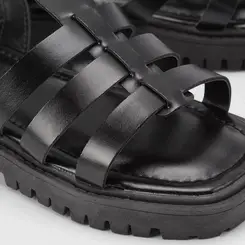 Sandália Penélope Flatform Três Tiras Preto