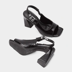 Sandália Via Marte Salto Alto Detalhe Decote Verniz Preto