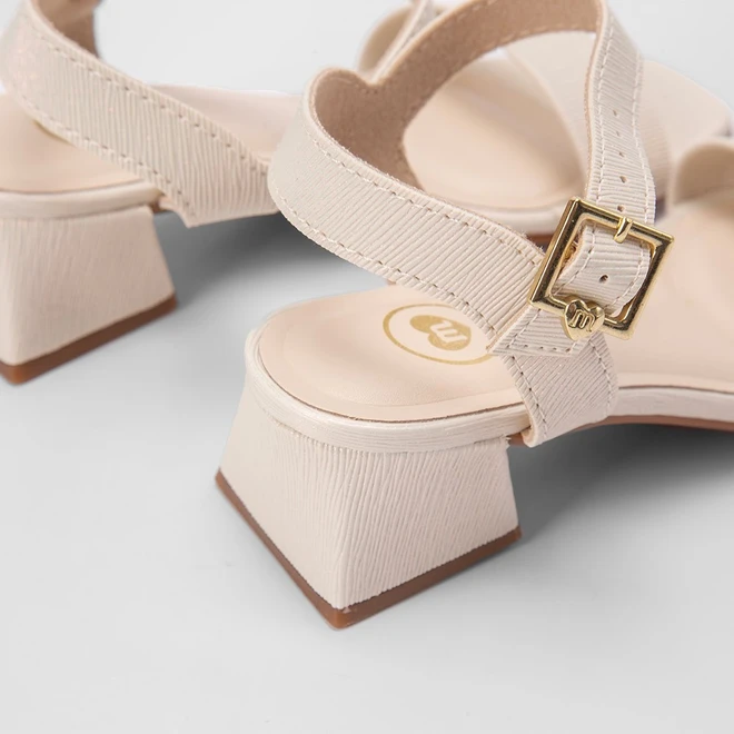Sandália Infantil Molekinha Salto Geométrico Fivela Off White
