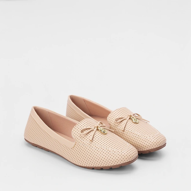 Mocassim Sua Cia Detalhe Perfuros Bege