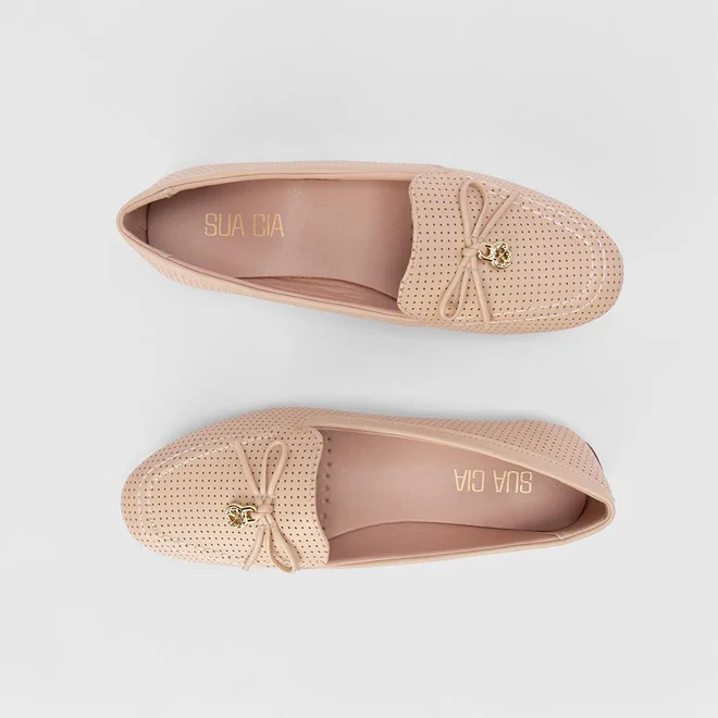 Mocassim Sua Cia Detalhe Perfuros Bege