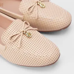 Mocassim Sua Cia Detalhe Perfuros Bege