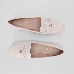 Mocassim Sua Cia Detalhe Perfuros Off White