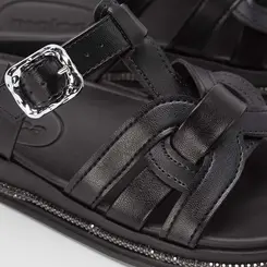 Papete Moleca Tira & Fivela Estilizadas Strass Preto