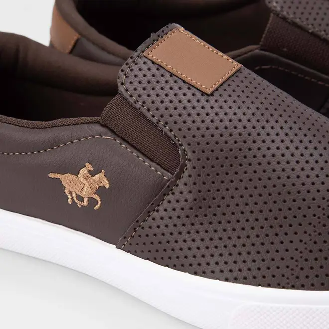Slip On Polo Energy Detalhe Perfuros Marrom