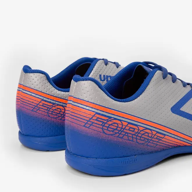 Chuteira Futsal Umbro Force Detalhe Perfuros Cinza