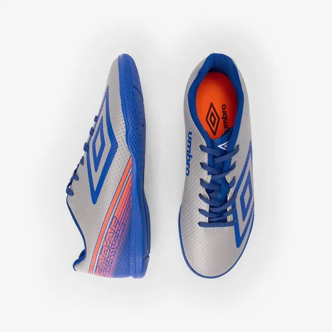 Chuteira Futsal Umbro Force Detalhe Perfuros Cinza