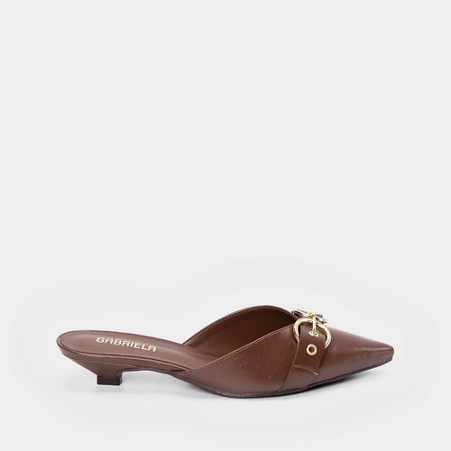 Mule Gabriela Decote Fivelas Marrom