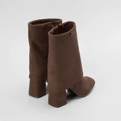 Bota Via Marte Salto Alto Detalhe Capa Marrom