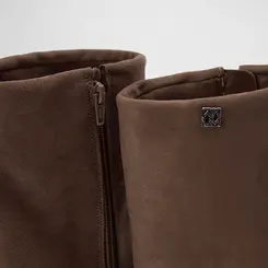 Bota Via Marte Salto Alto Detalhe Capa Marrom