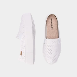 Slip On Feminino Moleca Flatform Calce Fácil Detalhe Perfuros Branco