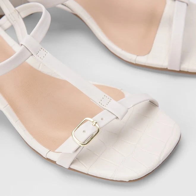 Sandália Penélope Salto Médio Slim Crocô Off White