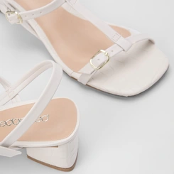 Sandália Penélope Salto Médio Slim Crocô Off White