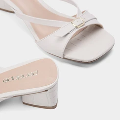 Tamanco Feminino Penélope Salto Geométrico Textura Croco Fivela Off White