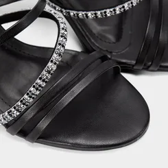Tamanco Feminino Via Marte Salto Fino Multitiras Detalhe Strass Preto