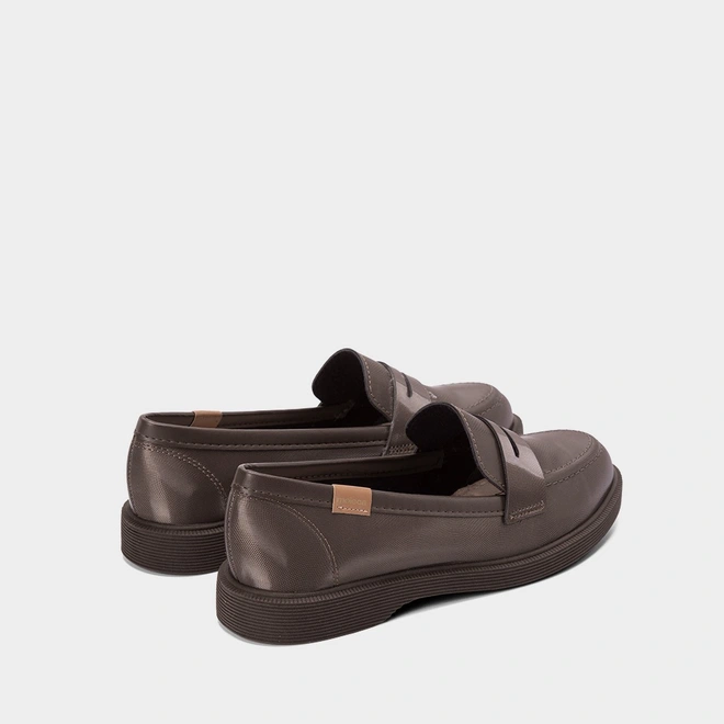 Mocassim Loafer Moleca Texturizada Marrom