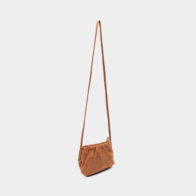 Bolsa Soft Transversal Gabriela Camurça Caramelo