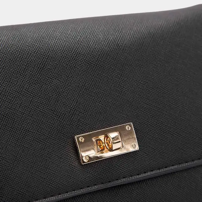 Bolsa Transversal Penélope Pequena Alça Corrente Preto
