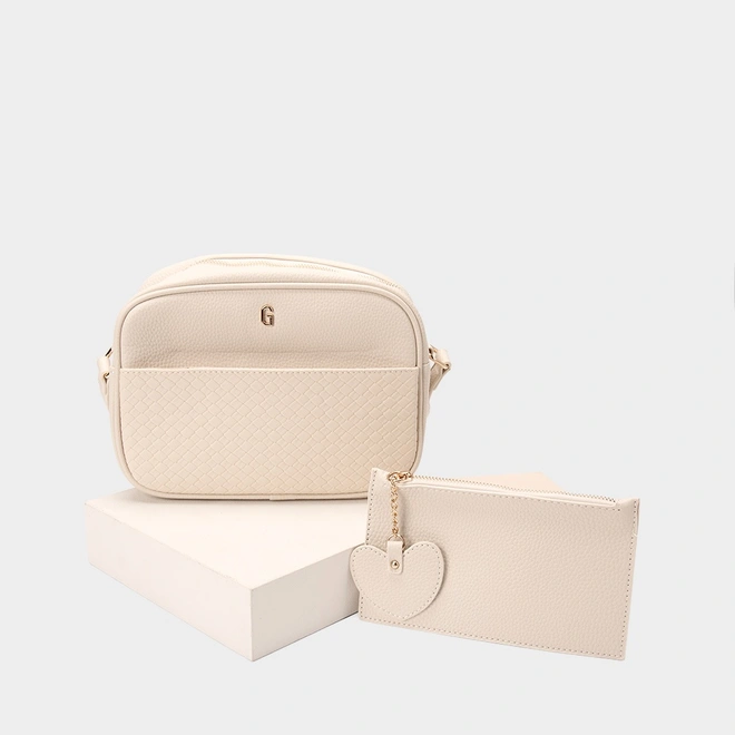 Bolsa Camera Bag Gabriela Média Tressê Com Porta-Cartão Detalhe Coração Off White