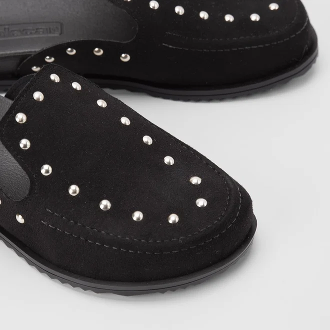 Mule Clog Moleca Detalhe Rebite Camurça Preto