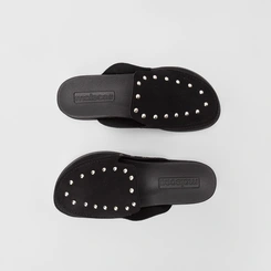 Mule Clog Moleca Detalhe Rebite Camurça Preto