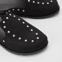Mule Clog Moleca Detalhe Rebite Camurça Preto