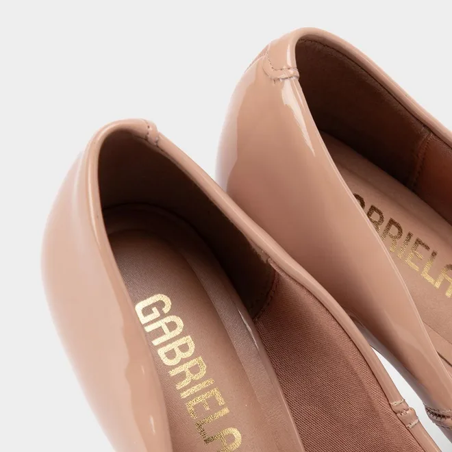 Scarpin Feminino Gabriela Salto Fino Espuma Amortecedora Verniz Nude