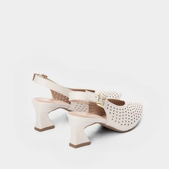 Scarpin Slingback Salto Médio Flare Perfuros Off White
