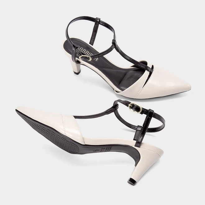 Scarpin Slingback Gabriela Salto Médio Fino Tiras Off White