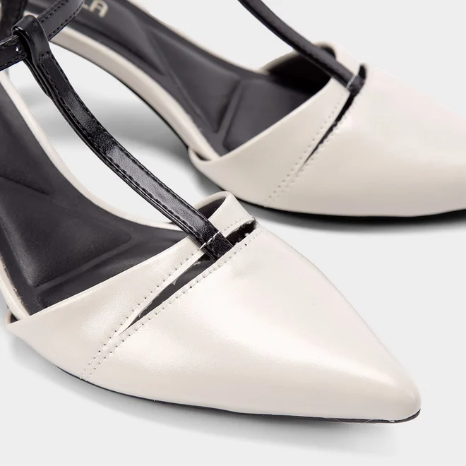 Scarpin Slingback Gabriela Salto Médio Fino Tiras Off White