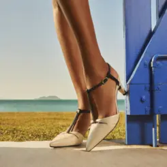 Scarpin Slingback Gabriela Salto Médio Fino Tiras Off White