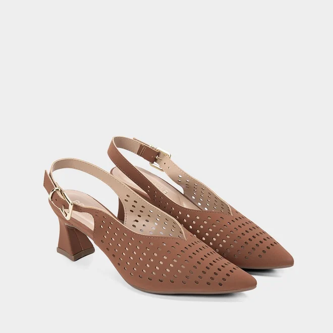 Scarpin Slingback Salto Médio Flare Perfuros Caramelo