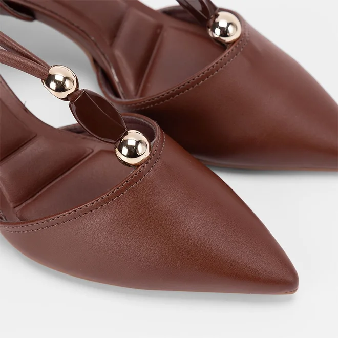 Scarpin Slingback Feminino Gabriela Detalhe Esfera & Pedraria Marrom