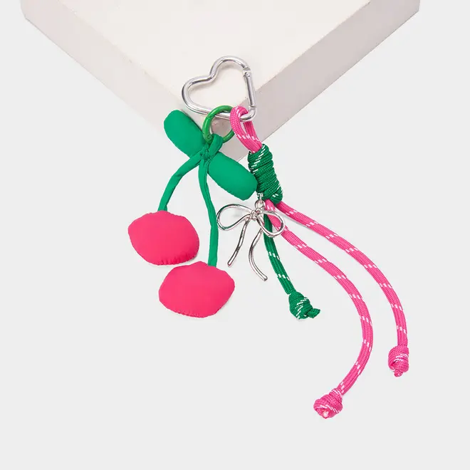 Chaveiro Charm STZ Cereja Rosa e Verde com Cordões