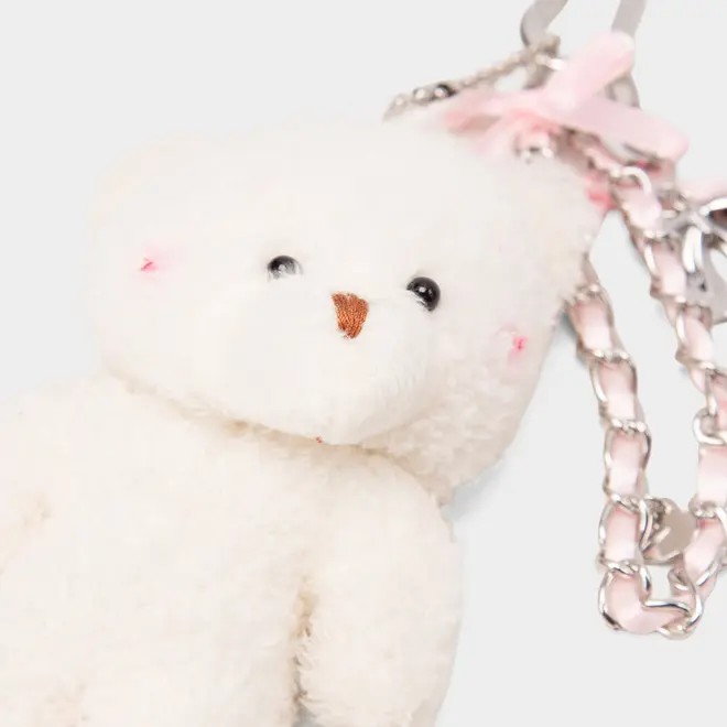 Chaveiro Charm SZT - Ursinho Pelúcia Branco com Laço Rosa e Corrente