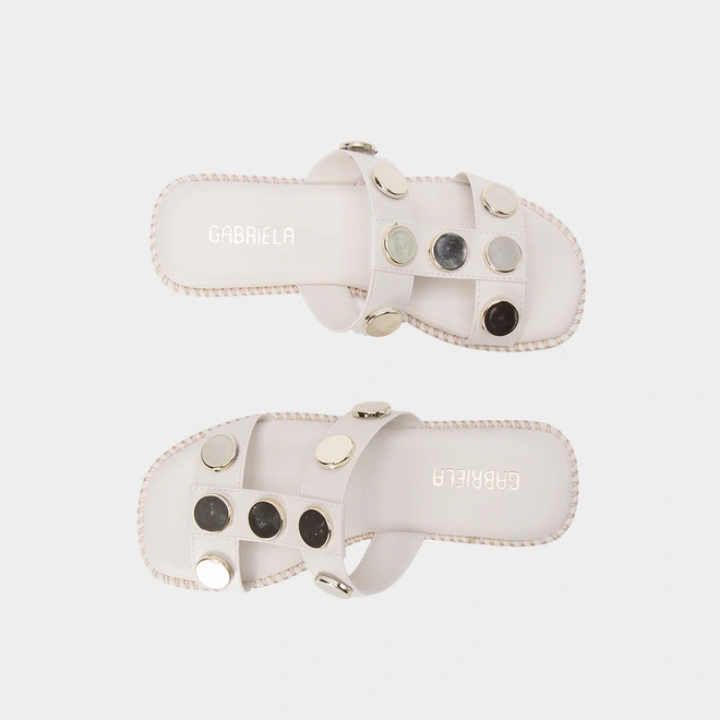 Rasteira Papete Gabriela Enfeite Metal Nickel Off White