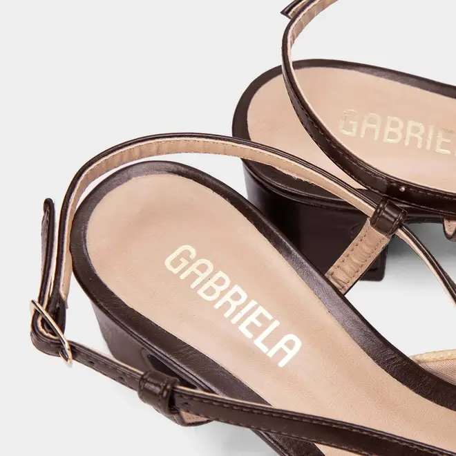 Scarpin Slingback Salto Geométrico Médio Gabriela Ráfia Bege & Marrom