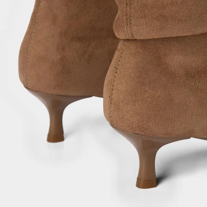 Ankle Boot Gabriela Salto Médio Drapeado Caramelo