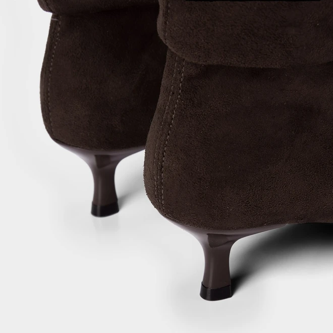 Ankle Boot Gabriela Salto Médio Drapeado Slouchy Marrom