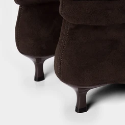 Ankle Boot Gabriela Salto Médio Drapeado Slouchy Marrom