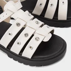 Sandália Aranha Molekinha Tratorada Ilhós Off White
