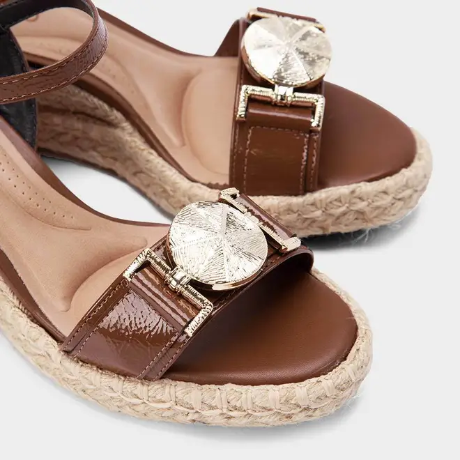 Sandália Espadrille Beira Rio Salto Médio Anabela Ráfia Marrom