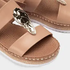Sandália Flatform Moleca Aplicação Metalizada Caramelo