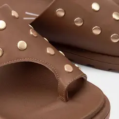 Tamanco Feminino Vizzano Tira Larga Detalhe Rebite Caramelo