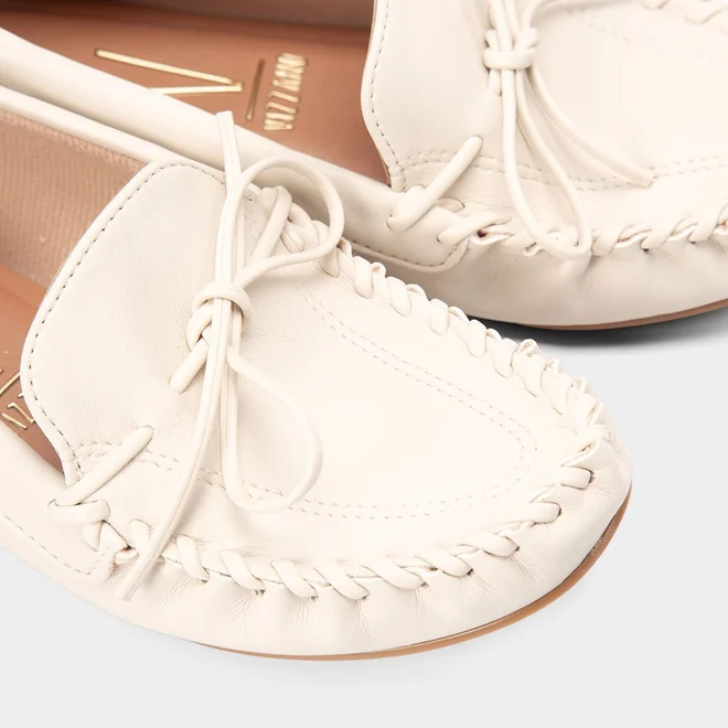 Mocassim Driver Feminino Vizzano Laço Off White