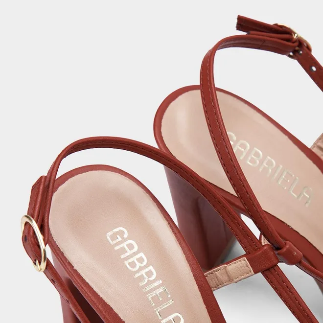 Scarpin Slingback Gabriela Salto Reto Matelassê Vermelho